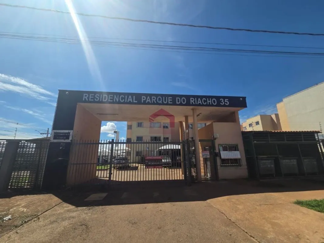 Fernandes & Coelho Imóveis apresenta um excelente apartamento no Condomínio Parq...