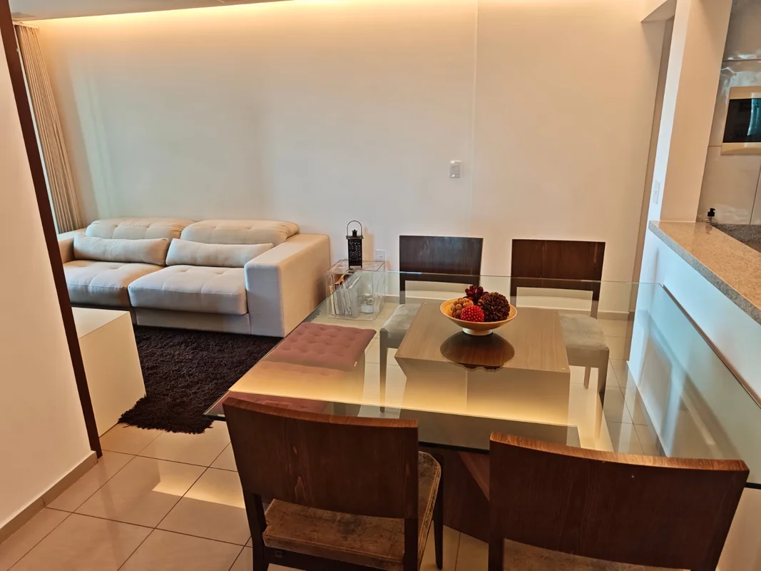 Maravilhoso apartamento mobiliado com 2 quartos, sendo duas suites mais Lavabo, ...