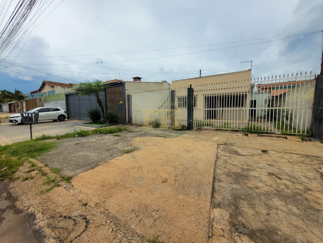 Excelente oportunidade em Taguatinga Norte – Lote amplo em localização estratégi...
