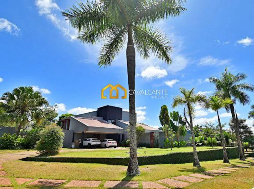 Descubra uma oportunidade exclusiva no coração do Park Way, em Brasília. Este so...