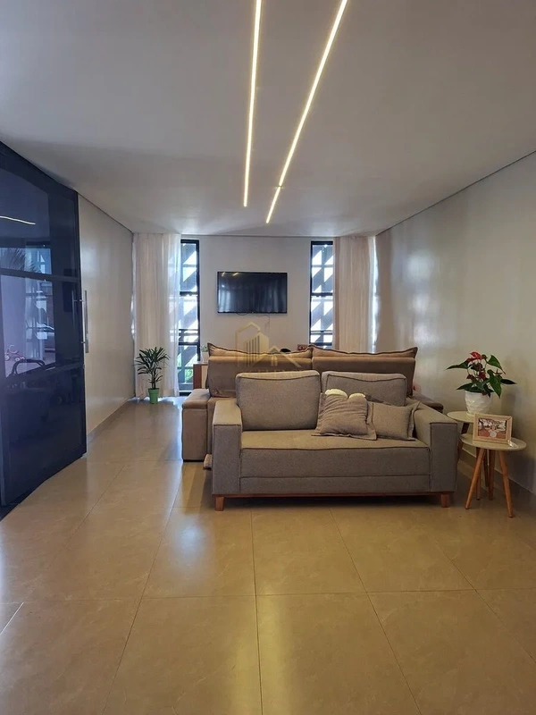 Casa térrea na LAJE, com estrutura para 2º Pavimento;3 quartos sendo 1 suíte;Ban...