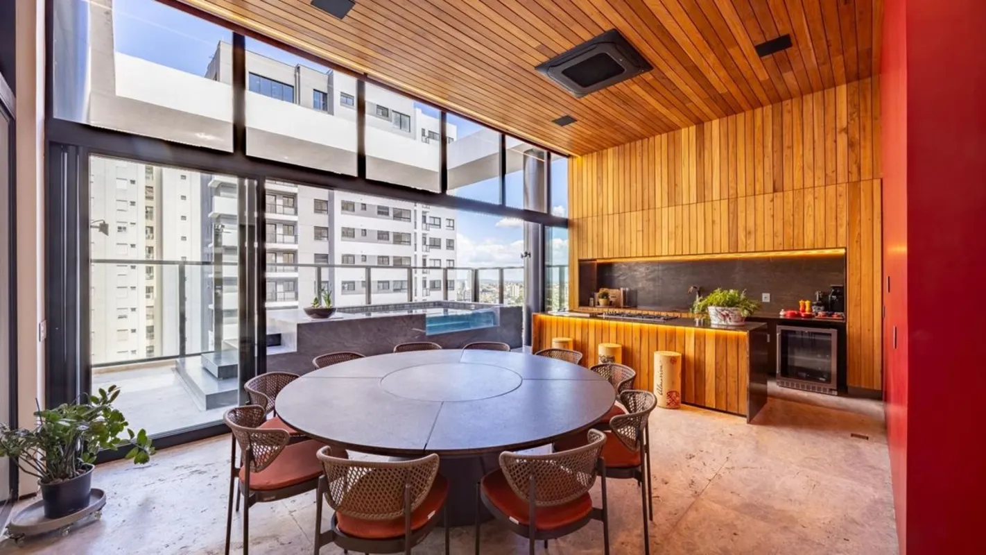 Esta penthouse no Lumina é uma residência no topo da cidade, onde conforto, desi...