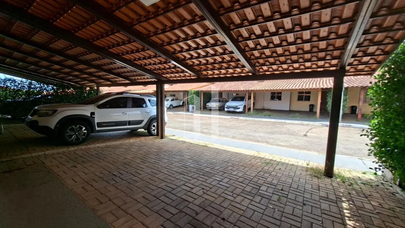Casa com 3/4, 1 suíte, 1 banheiro social, área gourmet, garagem para 2 carros co...