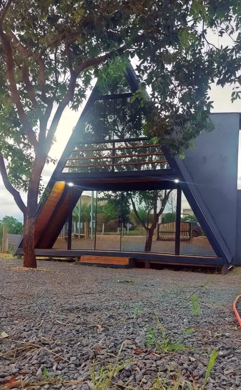 RANCHO MUITO BEM MONTADO,PORTEIRA FECHADA, COM TAMANHO DE DE MIL METROS , SENDO ...