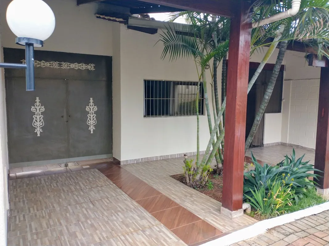 casa em condóminio muito tranquilo e familiar, bastante arborizado e com uma exc...