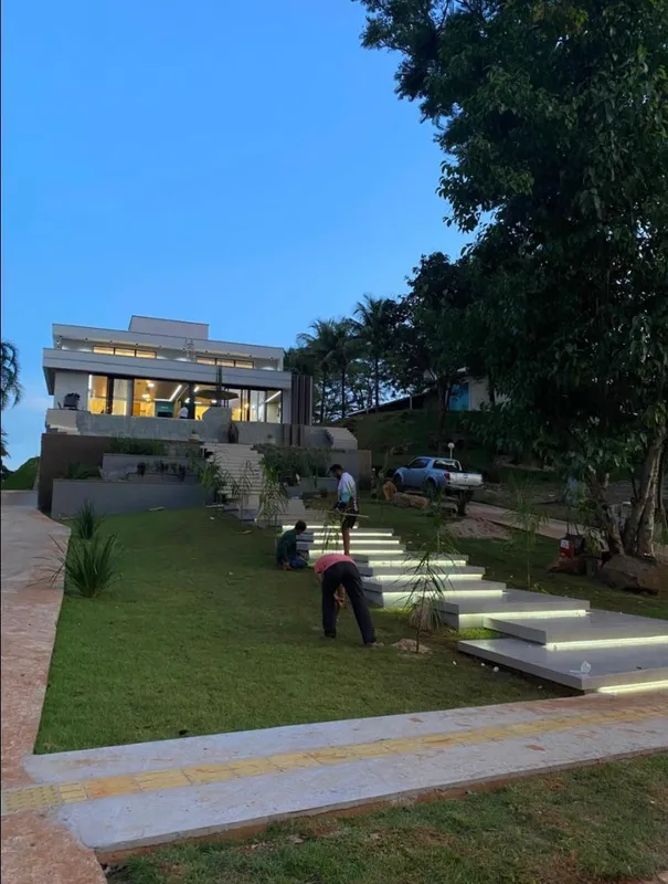 Construção 770 metros ?Piscina com borda infinita e hidro com aquecimento ?6 suí...