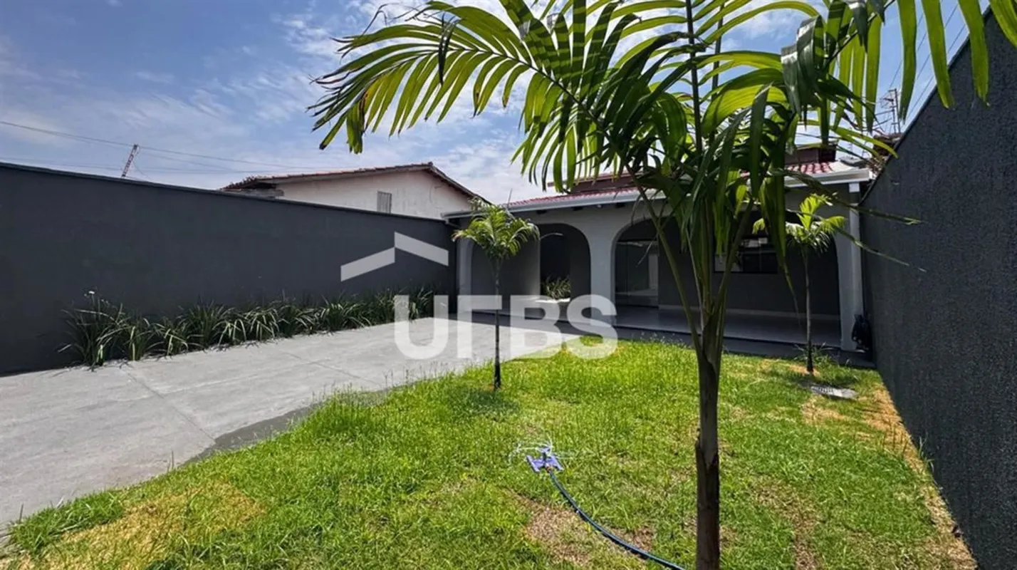COD U-0028977 - Casa térrea totalmente modernizada no Garavelo Residencial Park!...