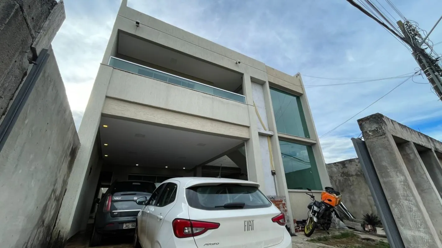 LEÕES DA CORRETAGEM VENDE O IMÓVEL QUE VOCÊ PROCURARUA 10 9 QUARTOS CASA COM 2 A...