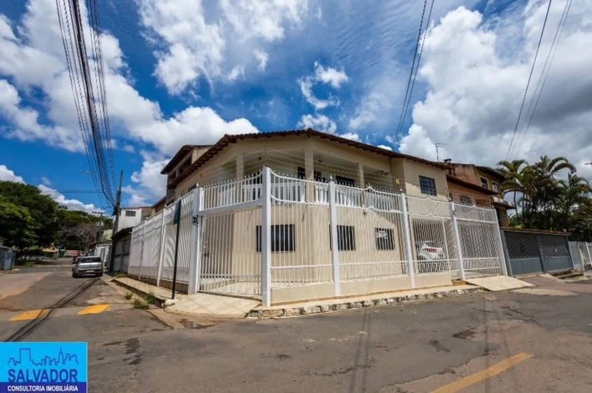 SALVADOR IMÓVEIS vende: EXCELENTE CASA NA QE 46 , POSSUI HABITE-SE , ACEITA FINA...