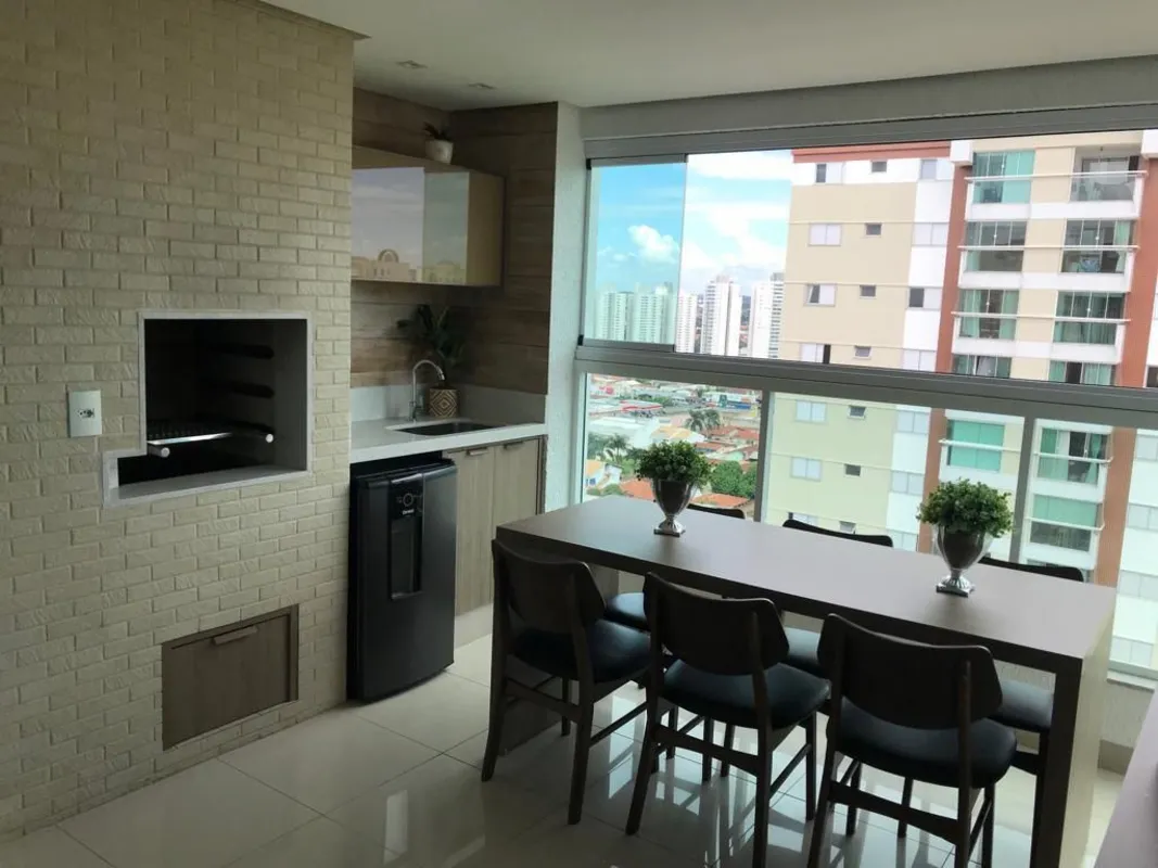 -ACABAMENTO EM ALTO PADRÃO,CORTINAS DE VIDRO NA DUAS SACADAS ( SUITE CASAL E GOU...