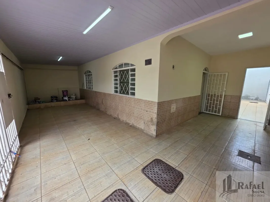 -Venda como Ágio ou Quitada. Casa térrea, 3 Quartos sendo 1 suite. Na laje; Lote...