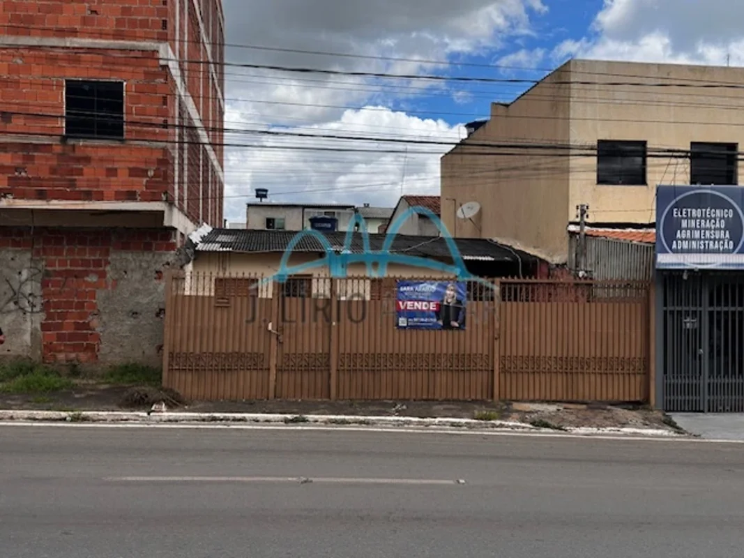 Terreno com alto potencial construtivo em localização estratégica.Imóvel situado...