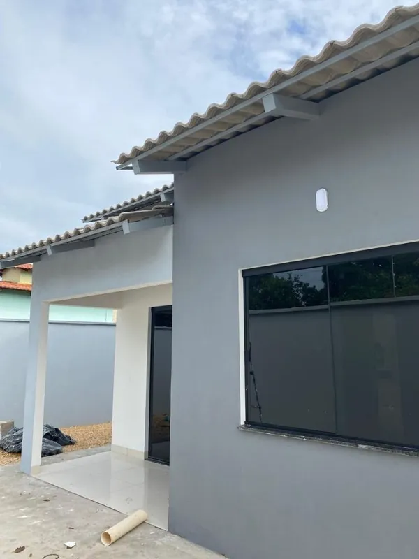 Casa nova com 59 m² de construção. Compostas de: 2/4, sendo 01 suíte americana, ...