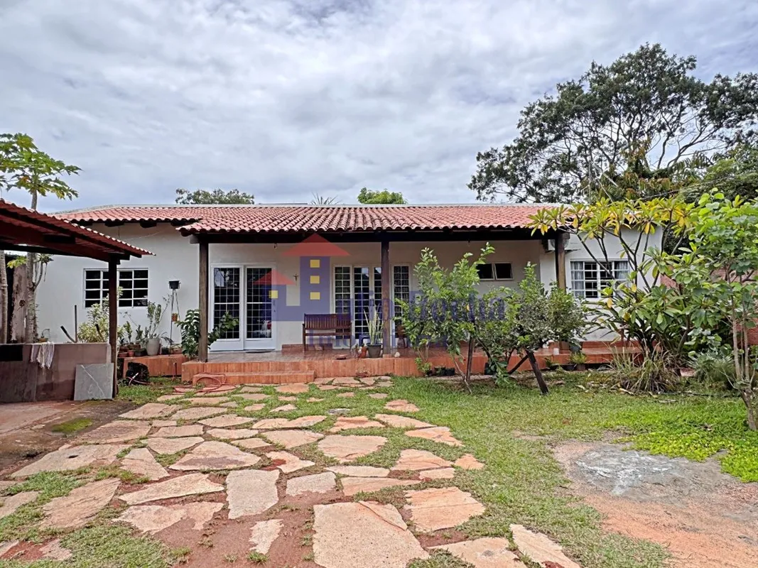 JULIO ROCHA IMOBILIÁRIA VENDE!ÓTIMA CASA COM APROXIMADAMENTE 120m² DE ÁREA CONST...