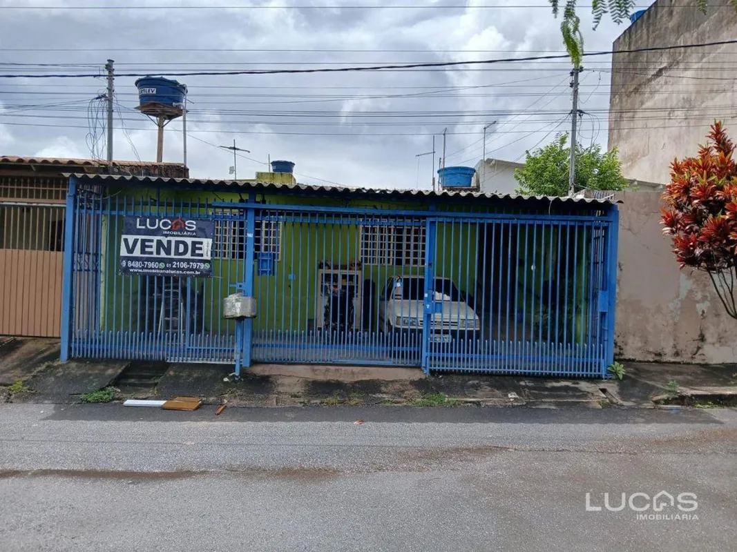 Casa QR 206 em excelente localização em Samambaia Norte. 2 QuartosC/Barraco de f...