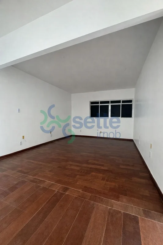 SOBRELOJA PARA LOCAÇÃO – SOF PARK SUL | AVENIDA PRINCIPALExcelente sobreloja com...