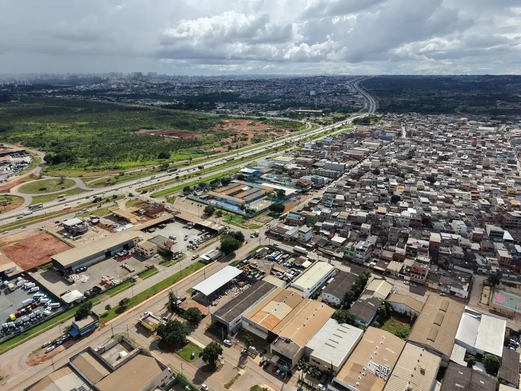 * * * * * BRASÍLIA IMÓVEIS VENDE COM EXCLUSIVIDADE GALPAO COM PREDIO ADMINISTRAT...