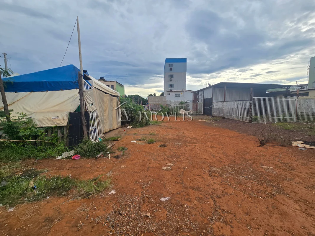 LV IMÓVEIS VENDE, excelentes lotes comerciais no P Sul.São quatro lotes um ao la...