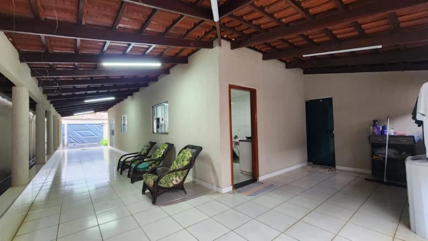 Casa ampla e com espaço de sobra para a família. São 360m² de terreno e 223,36m²...