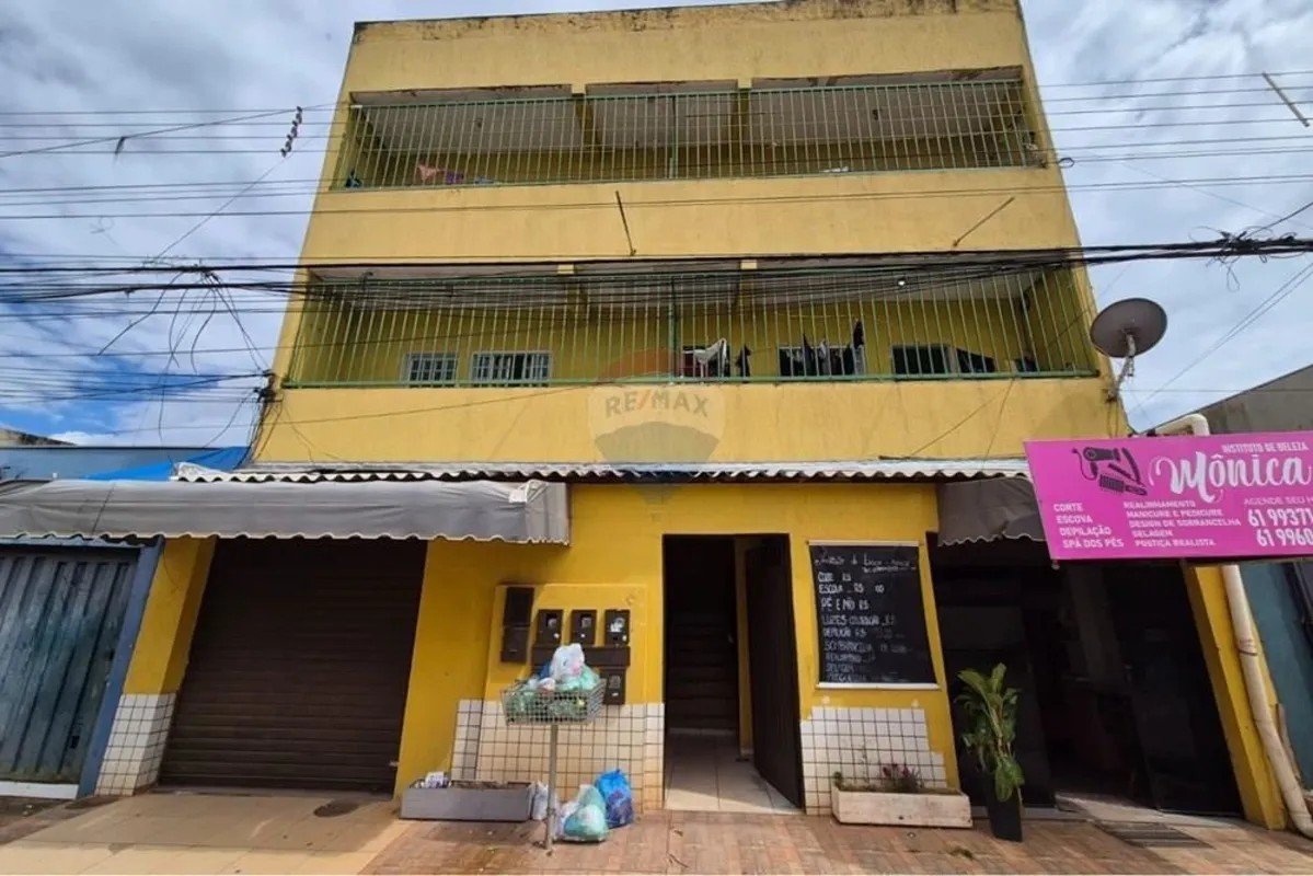São 04 apartamentos de 02 quartos, 02 kits, 01 casa de 02 quartos, e 2 lojas na ...