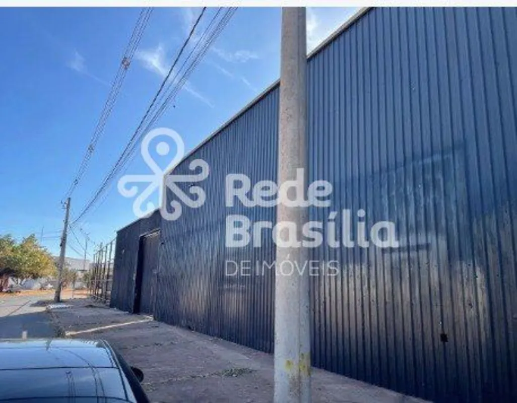 Galpão com 3000m2 ,coberto noSCIAPé direito muito alto .Predio de 2pavimentos no...