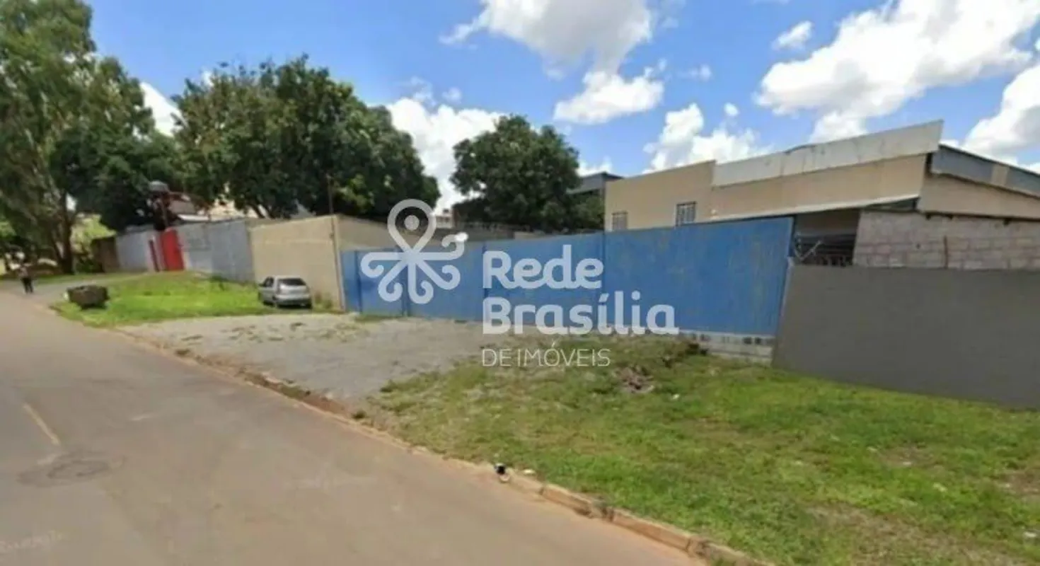 O imóvel está localizado na QI 616 de Samambaia Norte, uma região estratégica, c...