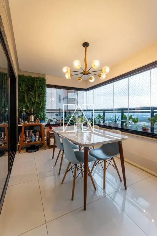 Parque Ibirapuera - Europark Lozandes- 117 m²- 3 suítes + office- Marcenaria e i...