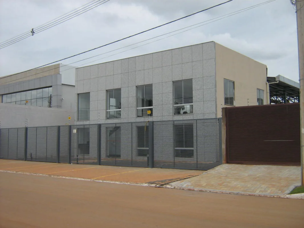Sia 17 prédio fino com galpão rua da ANVISADESOCUPA EM BREVE !!!!!!!!!!!!!!!!!!!...