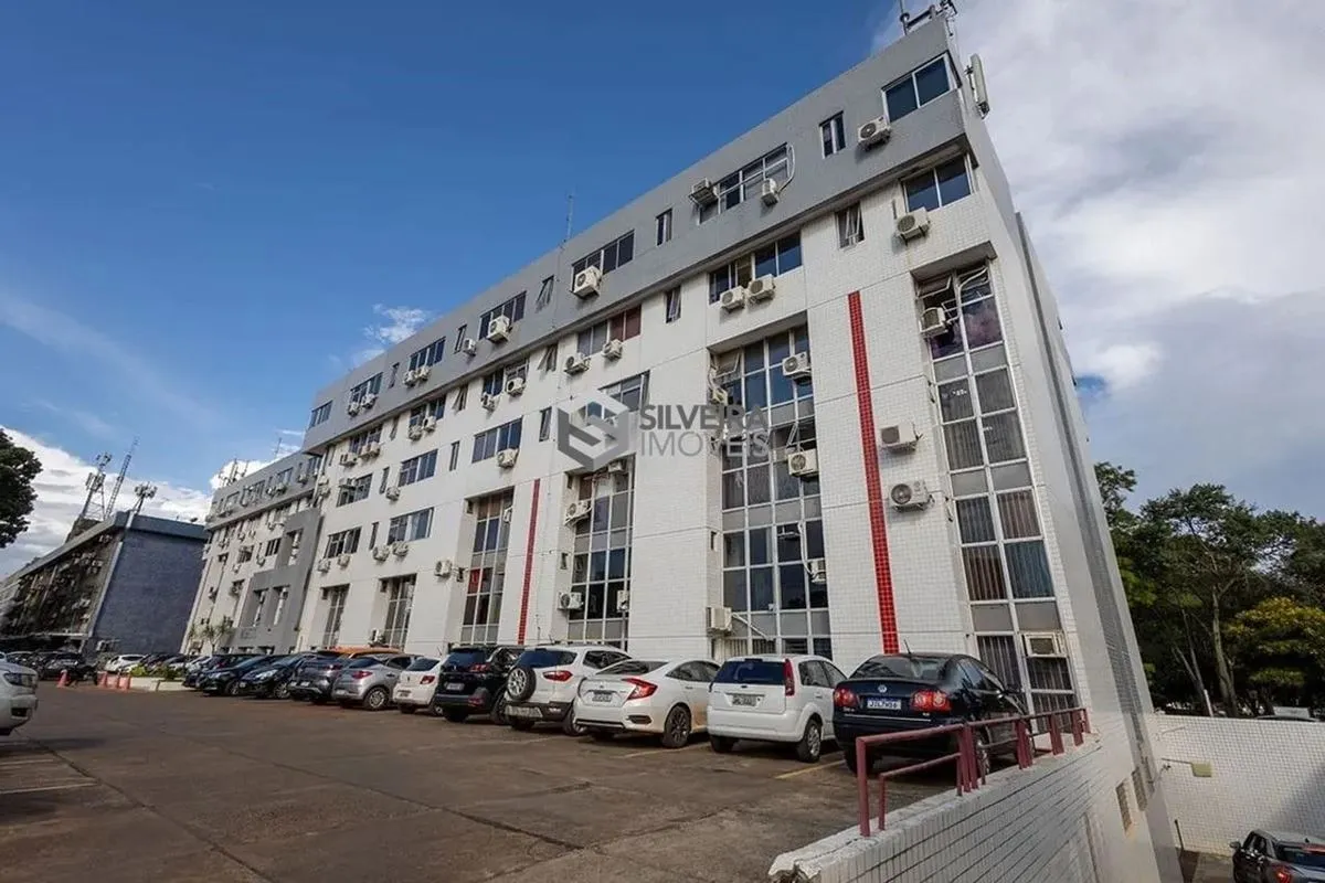 Descubra um espaço comercial que pode ser perfeito para o seu negócio: uma sala ...
