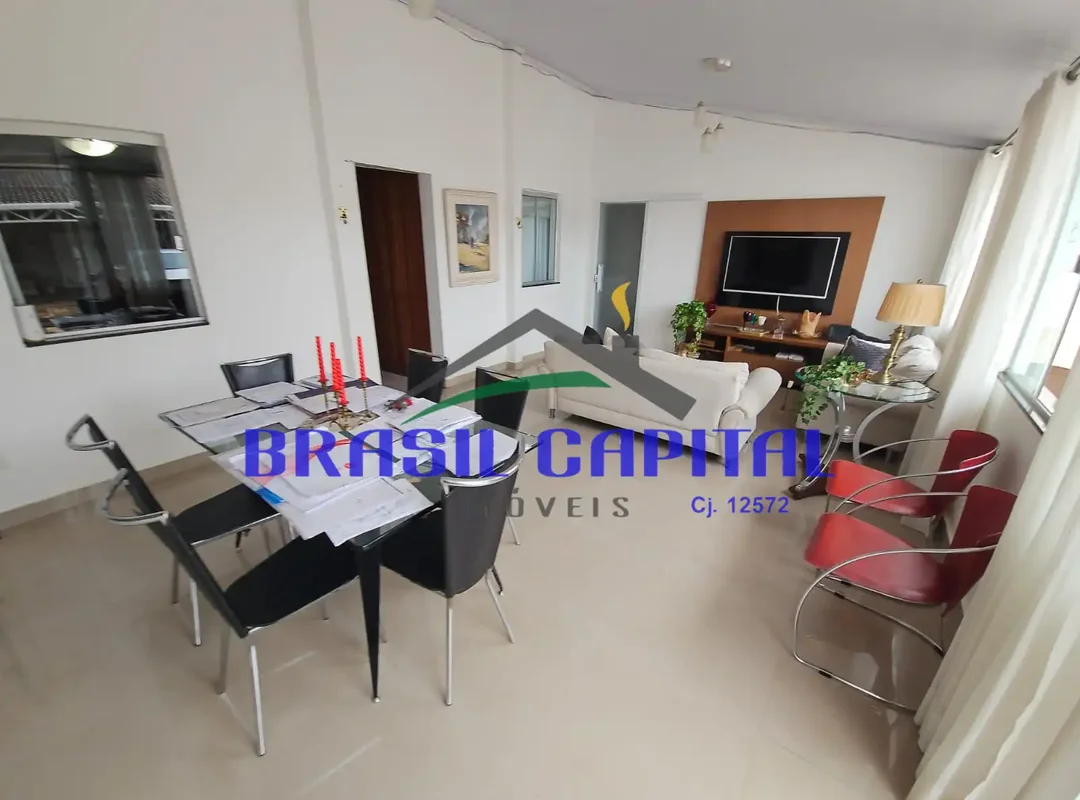 QSC 22 – Casa Térrea Ampla com 4 Quartos (3 Suítes) | Lote de 310m²Excelente opo...