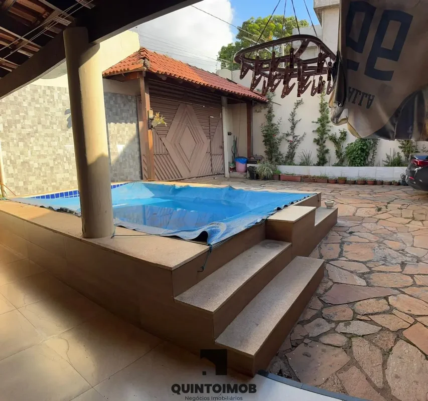 Casa em Condomínio em Arniqueiras – Conforto, Sofisticação e Lazer CompletoLocal...