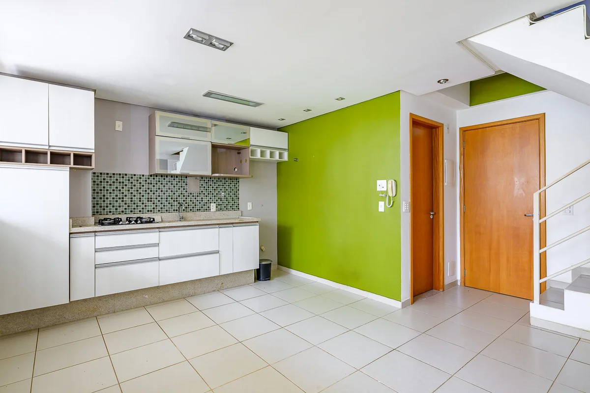 Descubra um duplex charmoso de 55 m² no prestigiado condomínio San Diego, pensad...