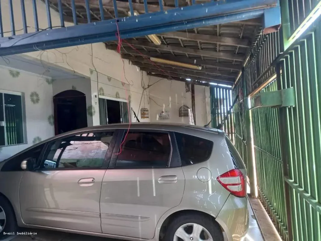 Apaixone-se por esta excelente oportunidade na QR 213 Conjunto A, em Santa Maria...