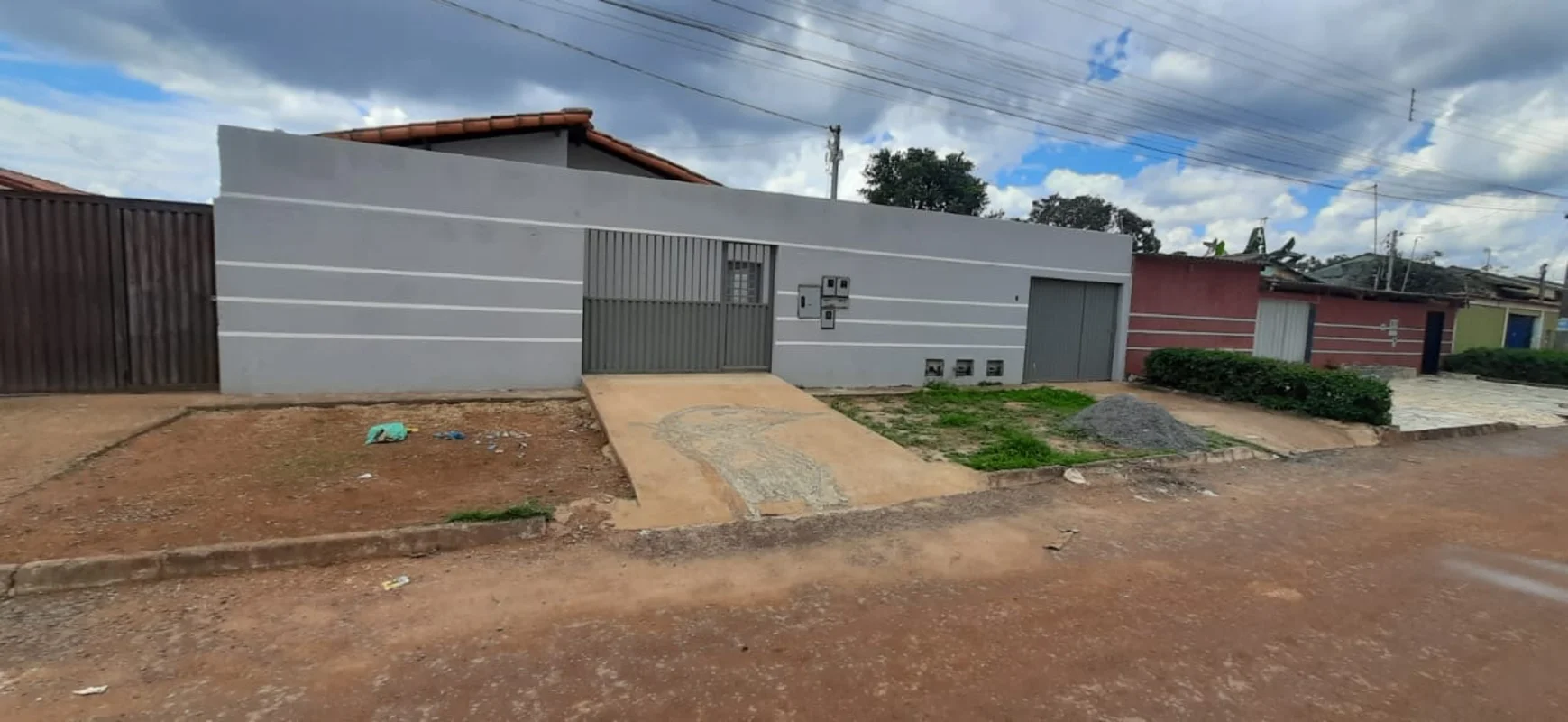 Casa com 2 quartos (1 suíte) em condomínio no Parque Estrela D'Alva II - Luziâni...