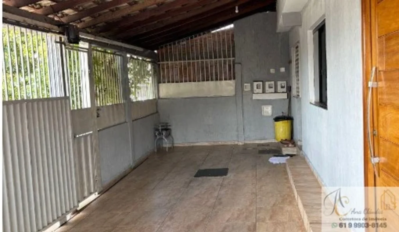 Casa ampla com 2 suítes, 280m² e 2 apartamentos no Recanto das Emas – aceita per...