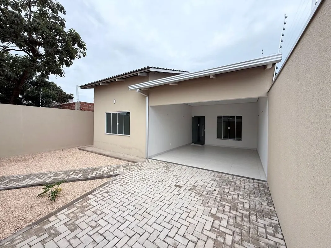 Localizada em uma das regiões mais desejadas de Palmas, essa casa une espaço, fu...