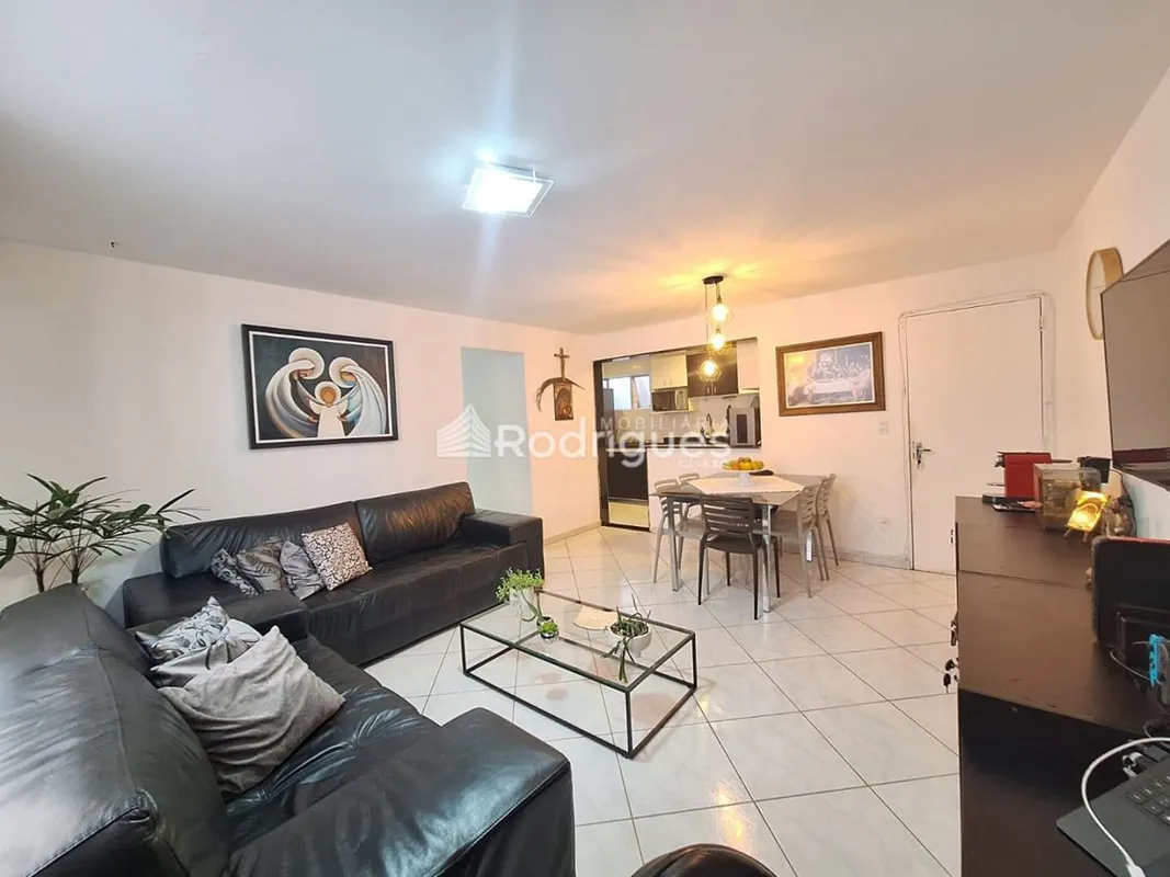 Rodrigues Imobiliária vende apartamento na CSA 03.LOCALIZAÇÃO PRIVILEGIADA AO LA...