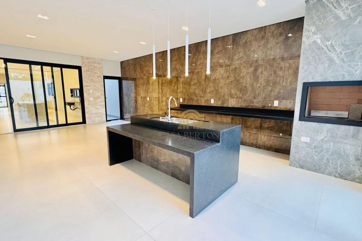 CASA RUA 12 VICENTE PIRES LOTE 495M² 4 SUÍTES PISCINA AQUECIDA CHURRASQUEIRAImóv...