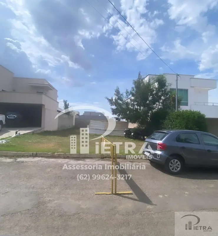 Excelente lote, murado nas laterias e fundo. Condominio fechado, lazer completo....