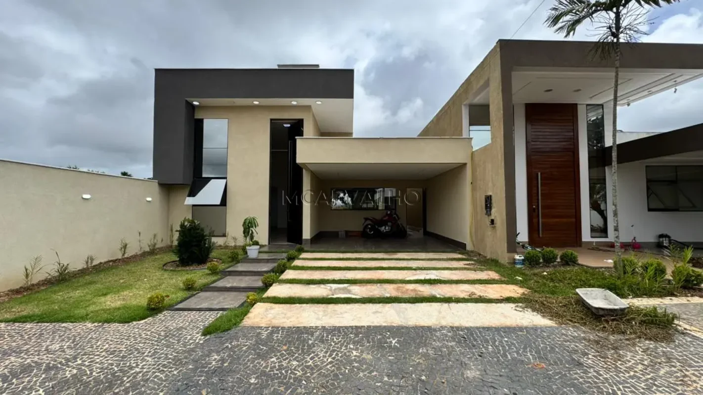 Apresentamos um imóvel que une arquitetura contemporânea, ambientes amplos e exc...