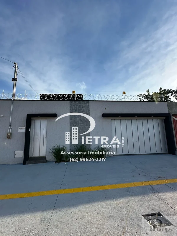 Casa com piscina aquecida 3,5 mts, dispensa e escaninho, lavandeira, pe direito ...