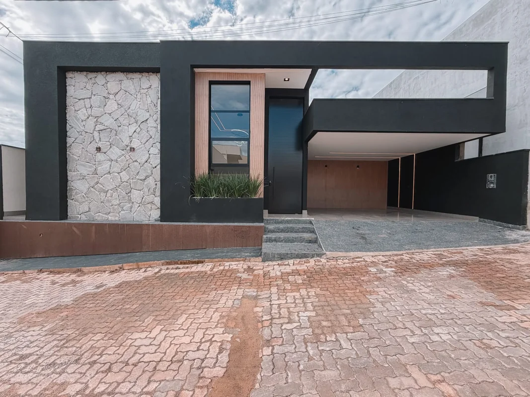 Casa a venda na colonia agrícola samambaia?? Detalhes do imóvel* Terreno: 195m²*...