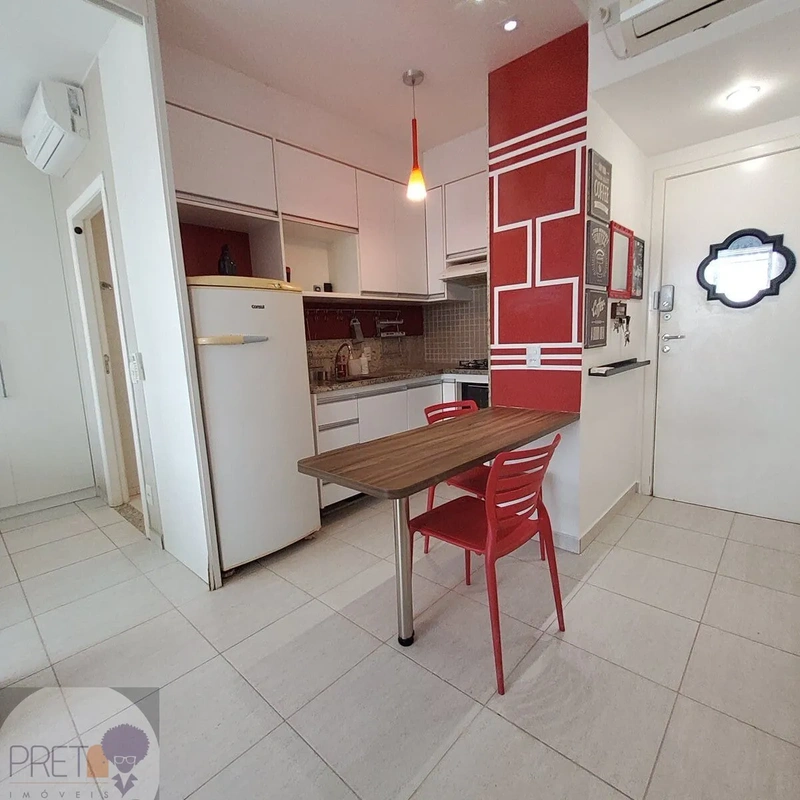 Descubra este charmoso apartamento mobiliado na CLNW 10/11 Lote D, no Noroeste d...