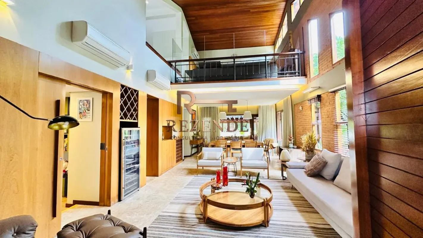 Casa à venda na QL 04 do Lago Norte – BrasíliaUm verdadeiro ícone da arquitetura...