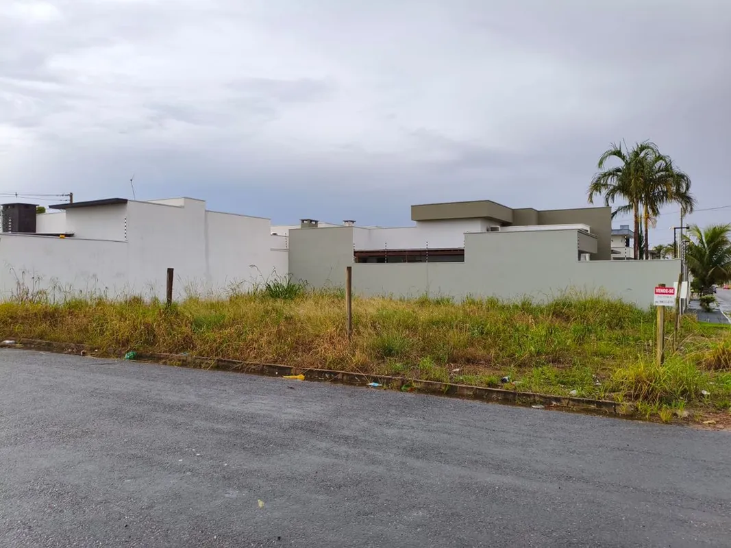 Terreno de Esquina Disponível pra Venda no Bairro Buritis 3.313,60 metrosQuitado...