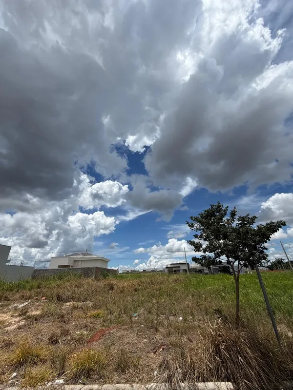 Lote na rua Petesburgo paralela com a rua Bélem com área de 247,50m², ótima loca...