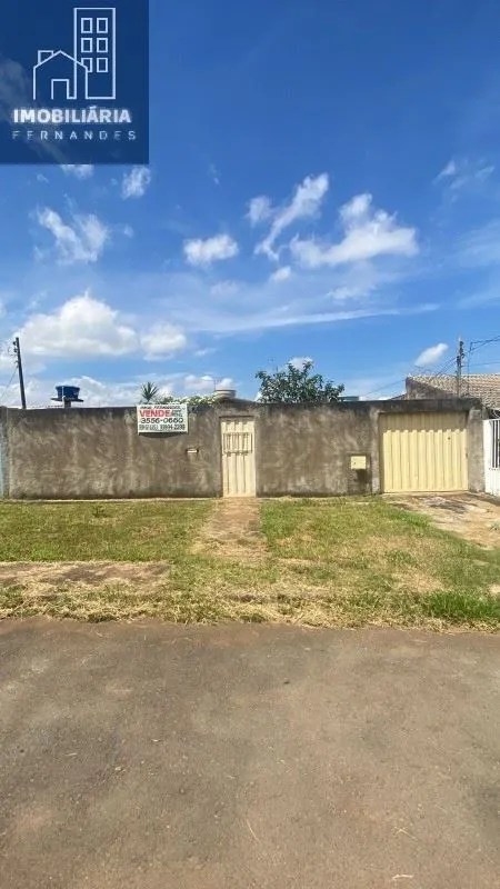 IMOBILIÁRIA FERNANDES vende excelente casa na quadra 06 do Setor Sul, possui 03 ...