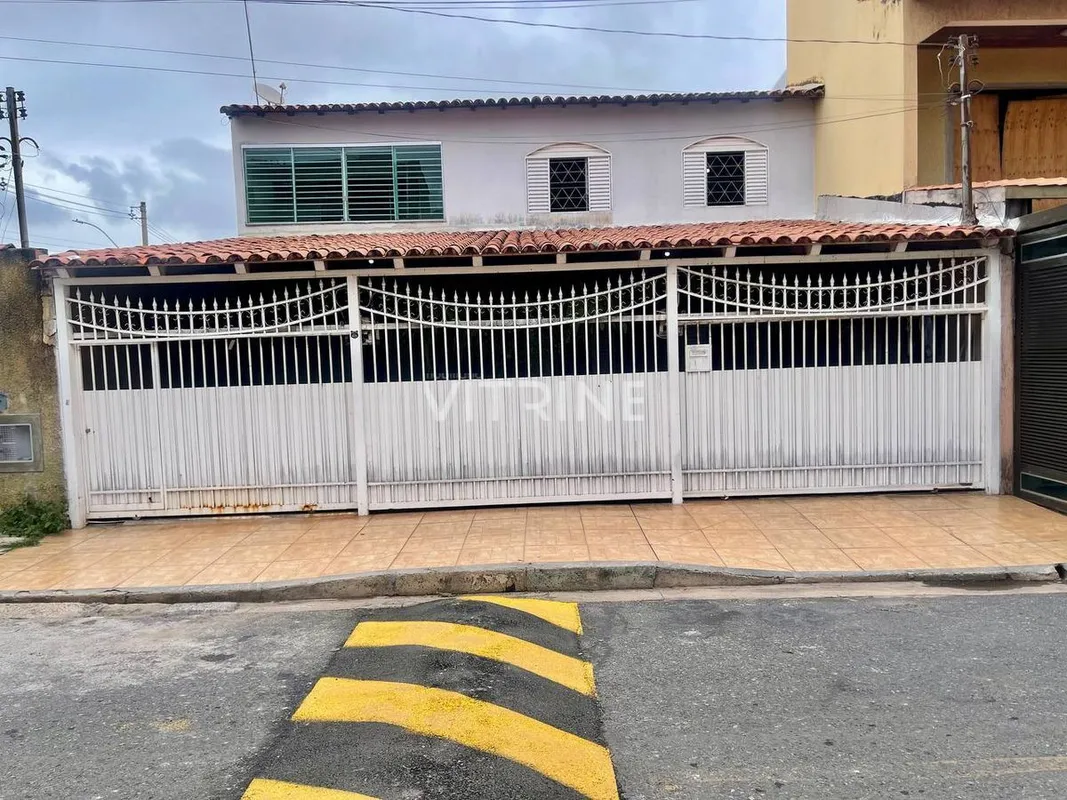 Excelente sobrado 4 quartos localizado na Quadra 310 da Santa Maria. 4 Quartos (...