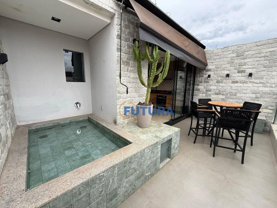 A FUTURA NEGÓCIOS IMOBILIÁRIOS disponibiliza para VENDA: Excelente Duplex reside...