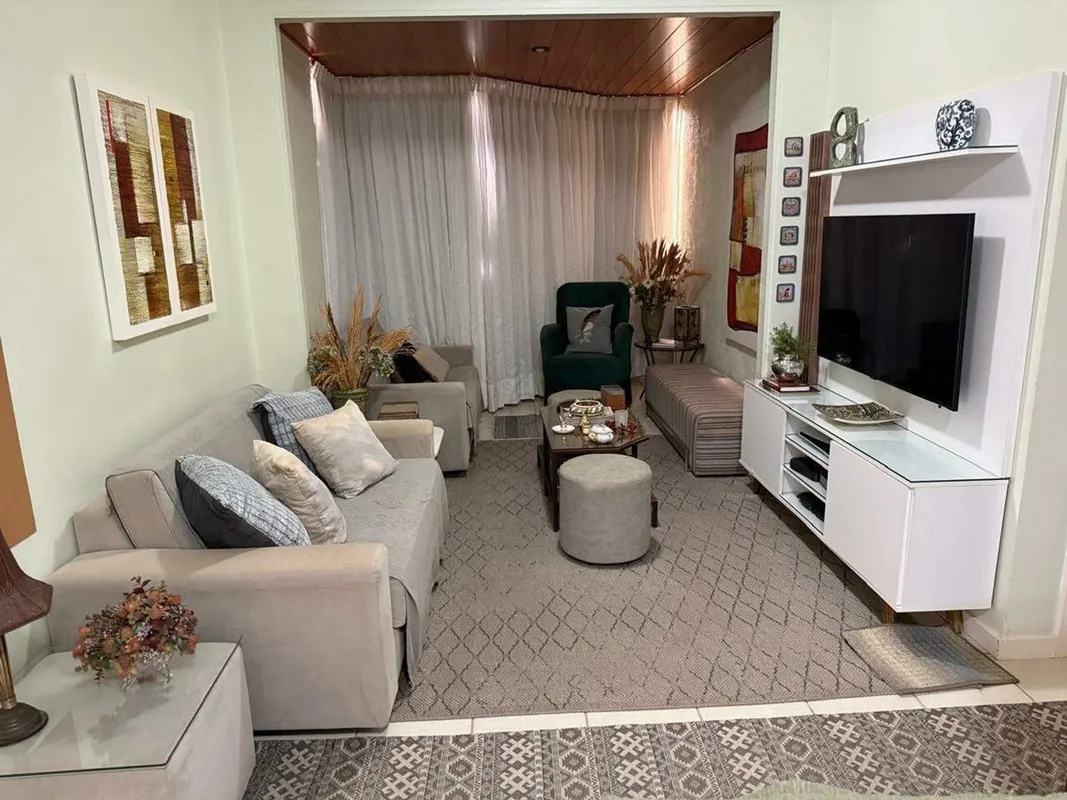 SQN 213 - Semi Reformado, 2 Quartos (1 Suíte) + Vaga CobertaOportunidade na Asa ...